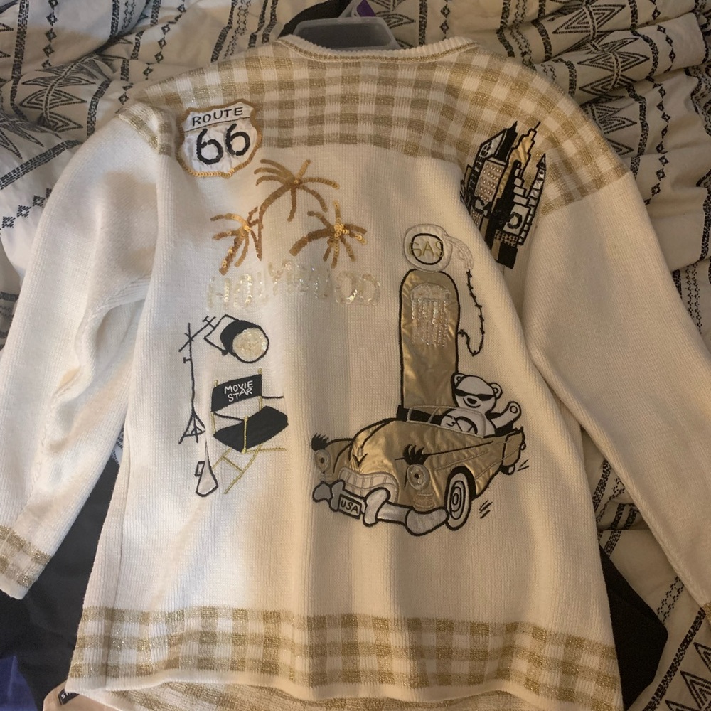 Sandylo Bear Movie Star Embroidered sweater
